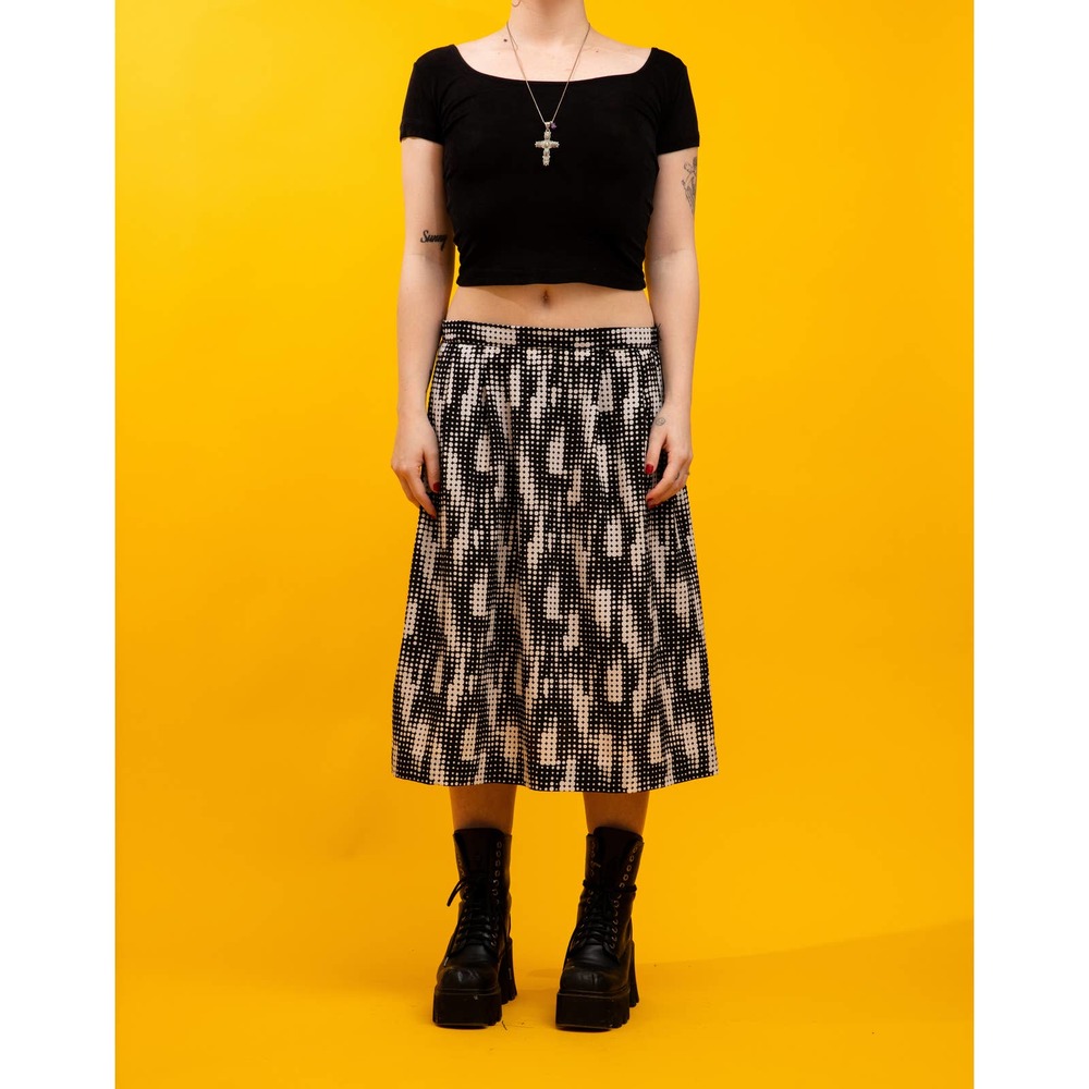 Vintage 90s skirt with an optical illusion print